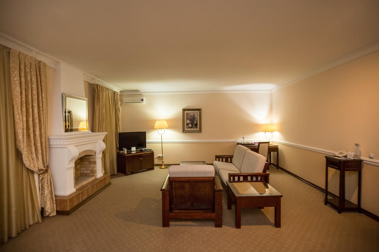 Hotel Bek Tashkent Ngoại thất bức ảnh